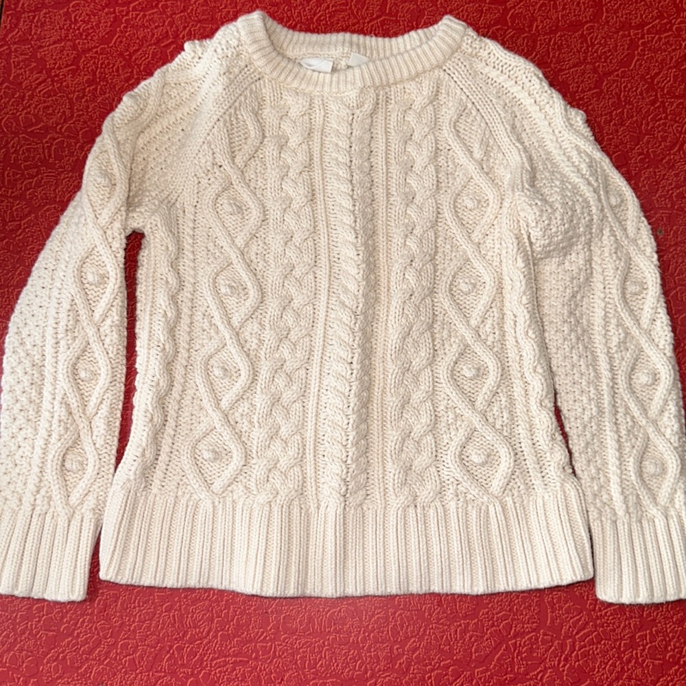 Gap kids cream colored cableknit sweater 100% cotton . Worn and washed